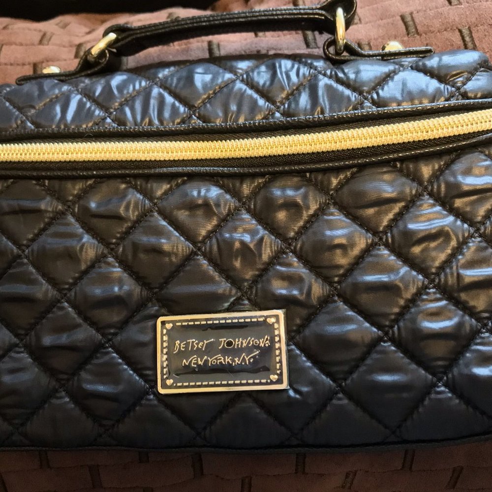 BETSEY JOHNSON Black Quilted Small Crossbody Handbag Purse Bag